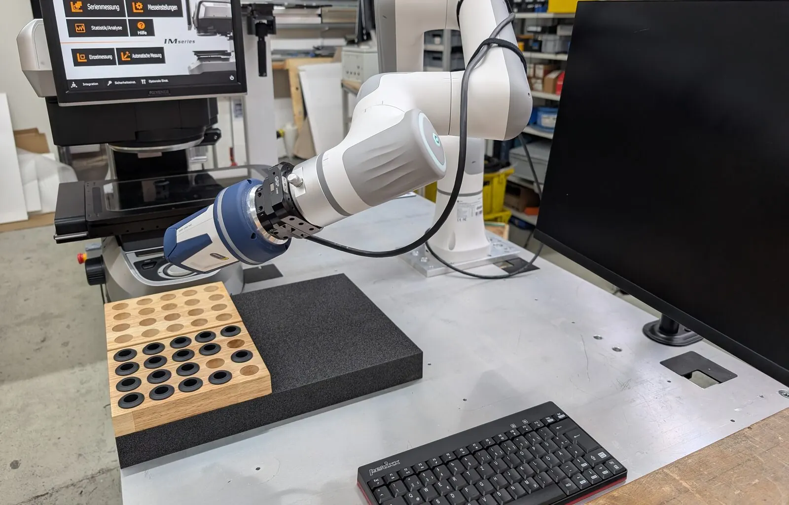 Automatisierte Maschinenbeladung mit Roboter